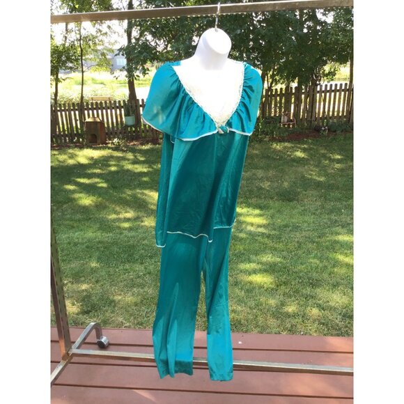 Vintage Vassarette Two-Piece Loungewear Set With Lace Trim S Vassarette Shiny Te - Picture 1 of 7